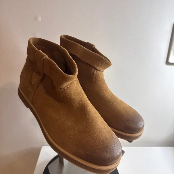 UGG Women's Josefene Cuff Chestnut Boots New - Picture 1 of 7